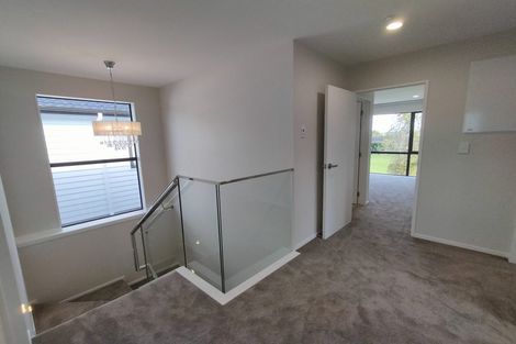 Photo of property in 26 Golfland Drive, Golflands, Auckland, 2013