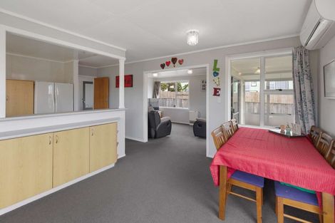 Photo of property in 85 Riversdale Drive, Merrilands, New Plymouth, 4312