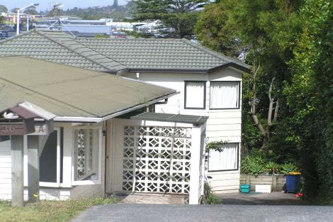 Photo of property in 2/36 Lyttelton Avenue, Forrest Hill, Auckland, 0620