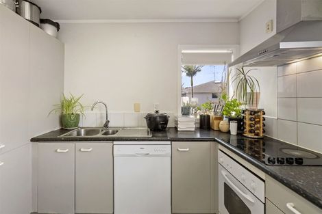 Photo of property in 7/15 Andersons Road, Oteha, Auckland, 0632