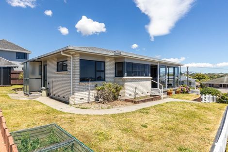 Photo of property in 47 Paynters Avenue, Strandon, New Plymouth, 4312