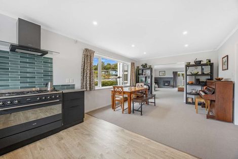 Photo of property in 13 Stratton Street, Normandale, Lower Hutt, 5010