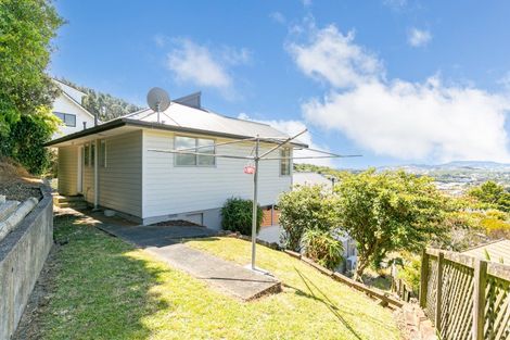 Photo of property in 3 Saint Aidans Way, Tawa, Wellington, 5028