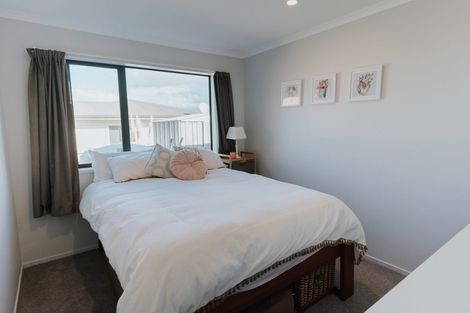 Photo of property in 76 Maire Road, Orewa, 0931