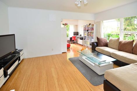 Photo of property in 2/97 Archers Road, Hillcrest, Auckland, 0629