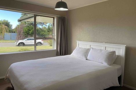 Photo of property in 3 Trigg Crescent, Taradale, Napier, 4112