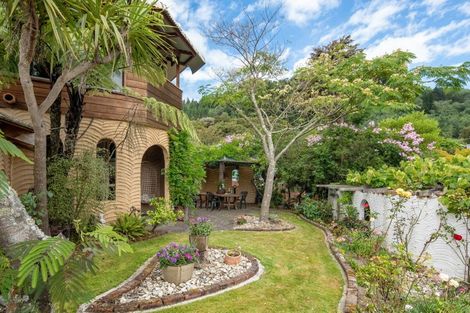 Photo of property in 104 Milton Terrace, Picton, 7220