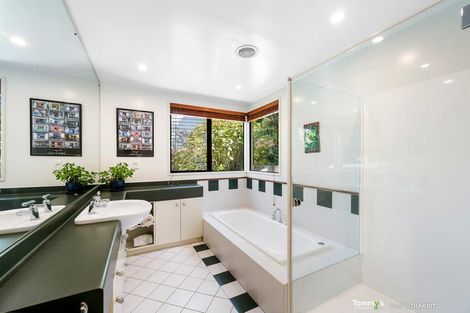 Photo of property in 9a Wadestown Road, Wadestown, Wellington, 6012