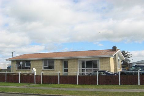 Photo of property in 59 Puriri Crescent, Edgecumbe, 3120