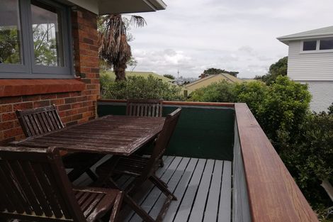 Photo of property in 4/162 Onewa Road, Northcote, Auckland, 0627
