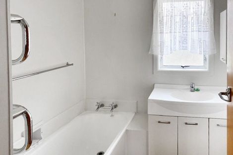 Photo of property in 15 Karaka Place, Tokoroa, 3420