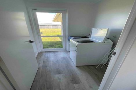 Photo of property in 5 Kahukaka Road, One Tree Point, 0118