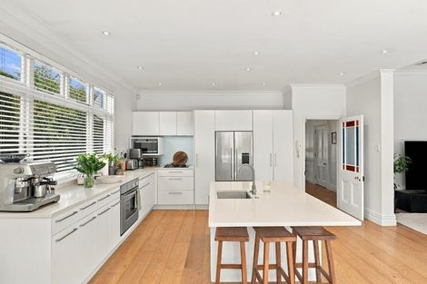 Photo of property in 33 Hawkesbury Avenue, St Albans, Christchurch, 8014