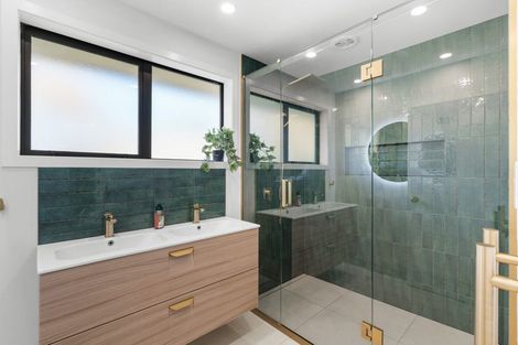 Photo of property in 42 Camberwell Place, Avonhead, Christchurch, 8042