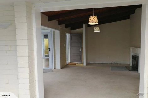 Photo of property in 10 Sealand Place, Mangere Bridge, Auckland, 2022