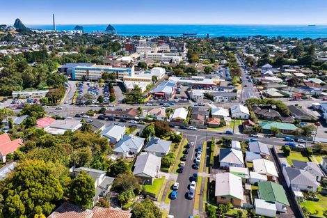 Photo of property in 6 Mayfair Place, Westown, New Plymouth, 4310