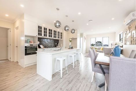 Photo of property in 43 Cloonlyon Drive, Flat Bush, Auckland, 2019