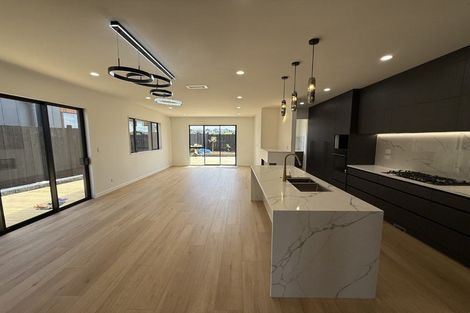 Photo of property in 21 Catalina Avenue, Rosehill, Papakura, 2113