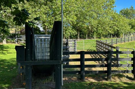 Photo of property in 2 Lees Pakaraka Road, Te Ore Ore, Masterton, 5886