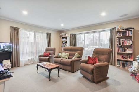 Photo of property in 27 Oakwood Drive, Rangiora, 7400