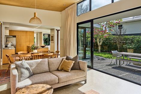 Photo of property in 8 Tawa Street, Eastbourne, Lower Hutt, 5013
