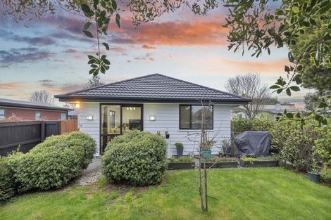 Photo of property in 72 Bower Avenue, New Brighton, Christchurch, 8083