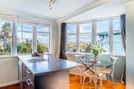 Photo of property in 1/178 Lake Road, Belmont, Auckland, 0622