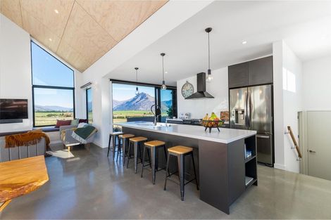 Photo of property in 8 Brett Lane, Jacks Point, Queenstown, 9371