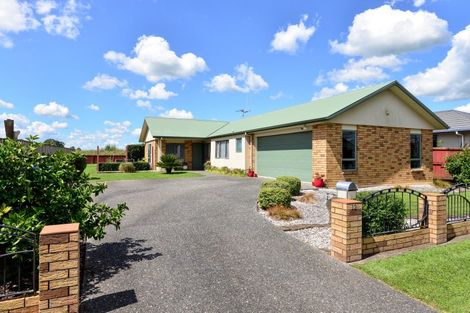 Photo of property in 12 Aldona Place, Fairview Downs, Hamilton, 3214