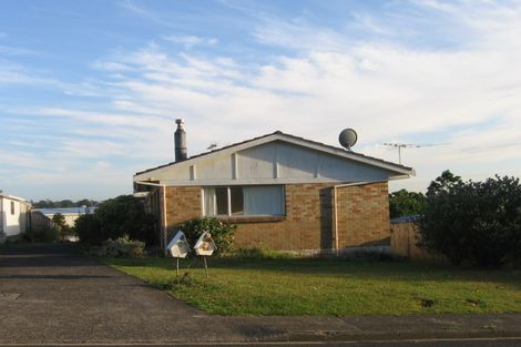 Photo of property in 1/75a Bruce Road, Glenfield, Auckland, 0629