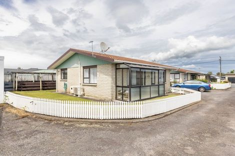 Photo of property in 2/151 Carrington Street, Lower Vogeltown, New Plymouth, 4310