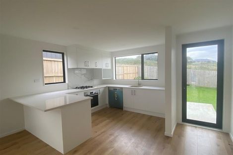 Photo of property in 25a Poruru Close, Papakura, 2110