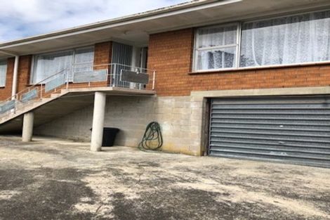 Photo of property in 2/9 Commissariat Road, Mount Wellington, Auckland, 1060