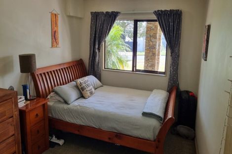 Photo of property in 71 Kittiwake Drive, Schnapper Rock, Auckland, 0632