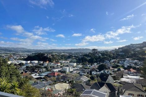 Photo of property in 31 Cavendish Square, Strathmore Park, Wellington, 6022