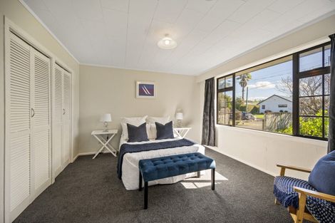 Photo of property in 28 Warwick Crescent, Taradale, Napier, 4112