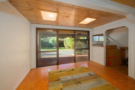 Photo of property in 17 Makura Road, Goose Bay, Kaikoura, 7374