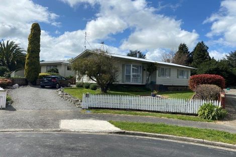 Photo of property in 19 Baillie Crescent, Carterton, 5713
