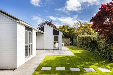 Photo of property in 2/34 Greers Road, Burnside, Christchurch, 8041