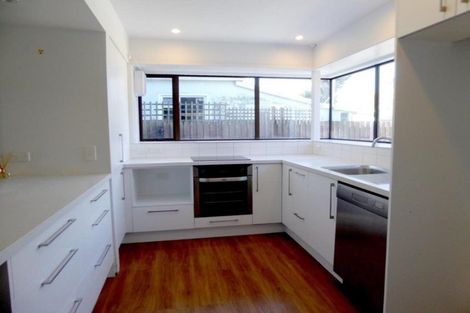 Photo of property in 2/52 Aikmans Road, Merivale, Christchurch, 8014