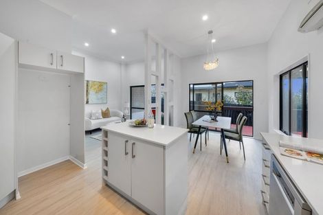 Photo of property in 29 Midhurst Avenue, Henderson, Auckland, 0612