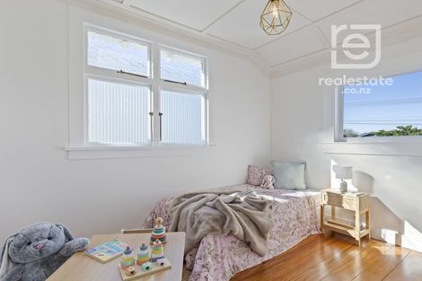 Photo of property in 16 Bulteel Street, New Plymouth, 4310