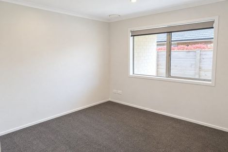 Photo of property in 8 Shearwater Lane, Whitby, Porirua, 5024