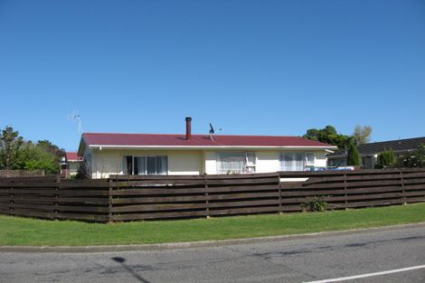 Photo of property in 5 Cypress Grove, Paraparaumu, 5032