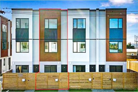 Photo of property in 11/3 Abbotleigh Avenue, Te Atatu Peninsula, Auckland, 0610