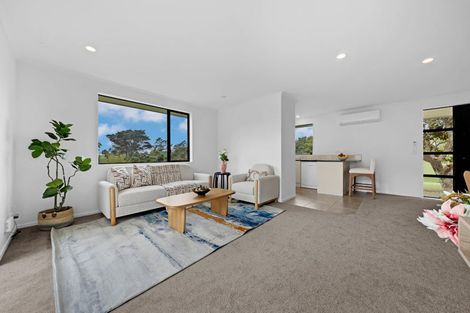 Photo of property in 31 Misty Valley Drive, Henderson, Auckland, 0612