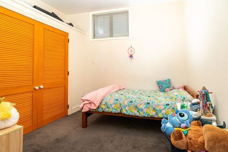 Photo of property in Endeavour Apartments, 10/125 Thorndon Quay, Pipitea, Wellington, 6011