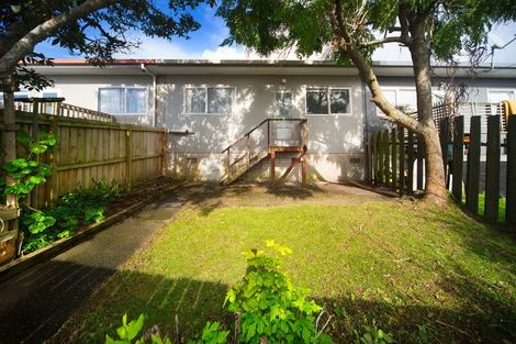 Photo of property in 4/174 Birkdale Road, Birkdale, Auckland, 0626