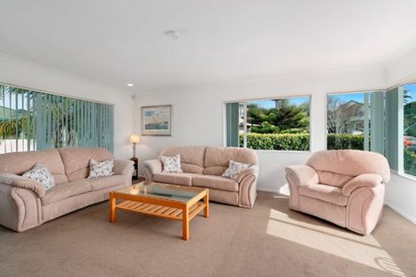 Photo of property in 26 Tornado Place, West Harbour, Auckland, 0618
