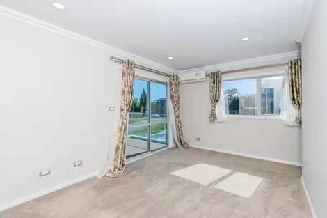 Photo of property in 436 East Coast Road, Windsor Park, Auckland, 0630